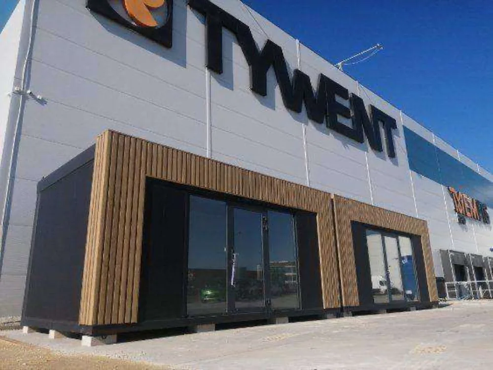 Tywent — pawilon handlowy STAGO